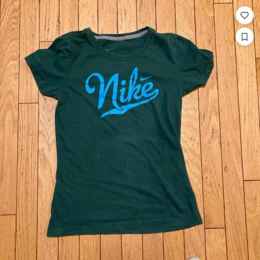 EUC Small Green Slim Fit Nike Short sleeve Tee